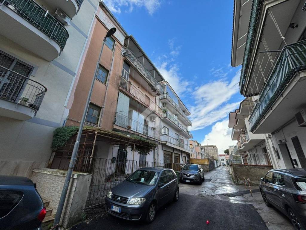 Box / garage a Castellammare di stabia in Via Caio Longinio Prisco, 16 - Foto 5