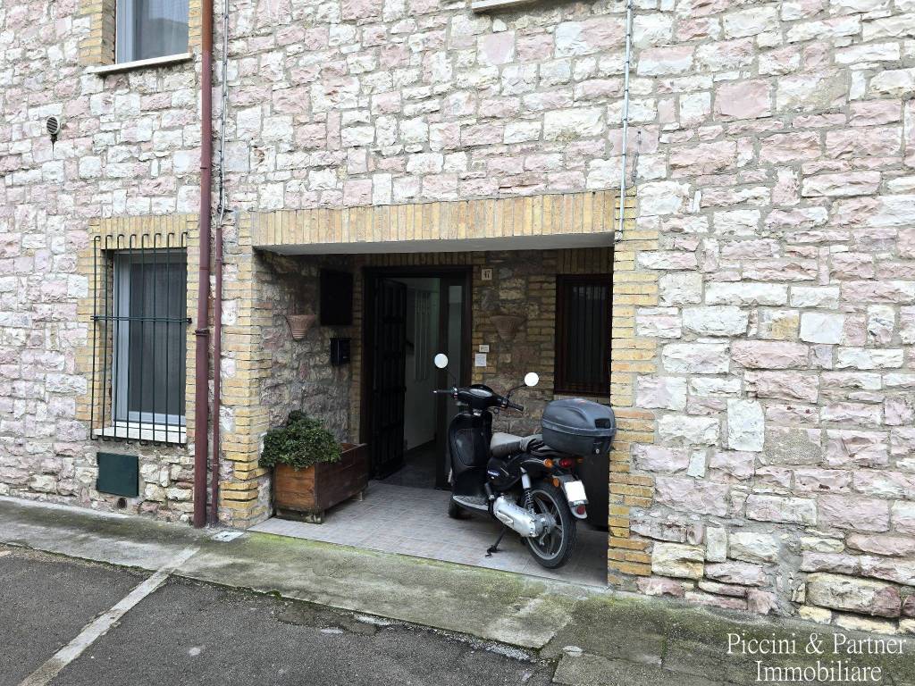 Casa indipendente a Assisi in Via della Madonna dell'Olivo - Foto 2