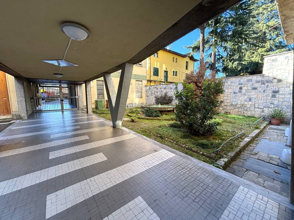Appartamento a Gallarate in Via Alessandro Volta, 10 - Foto 4