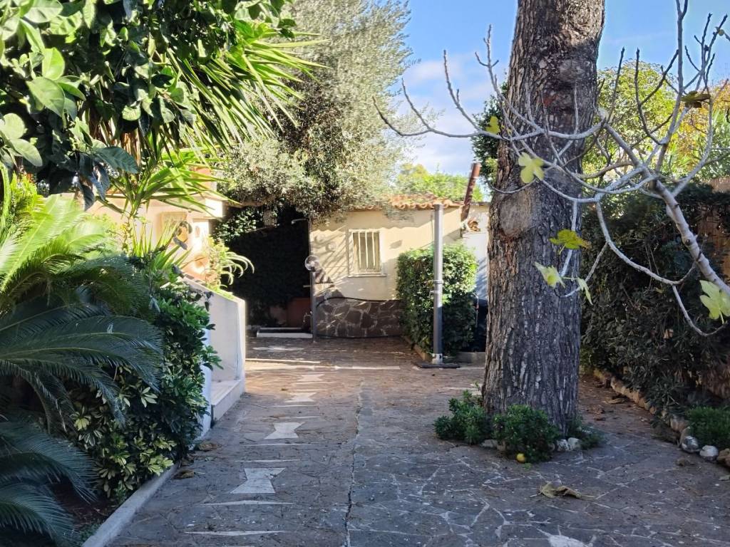 Villetta a schiera a Fiumicino in Via Porto Cervo, 51 - Foto 3