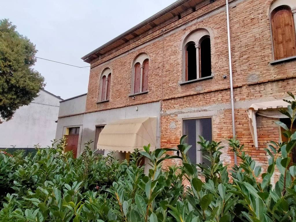 Villa a Gualtieri in Via Pieve, 162 - Foto 3