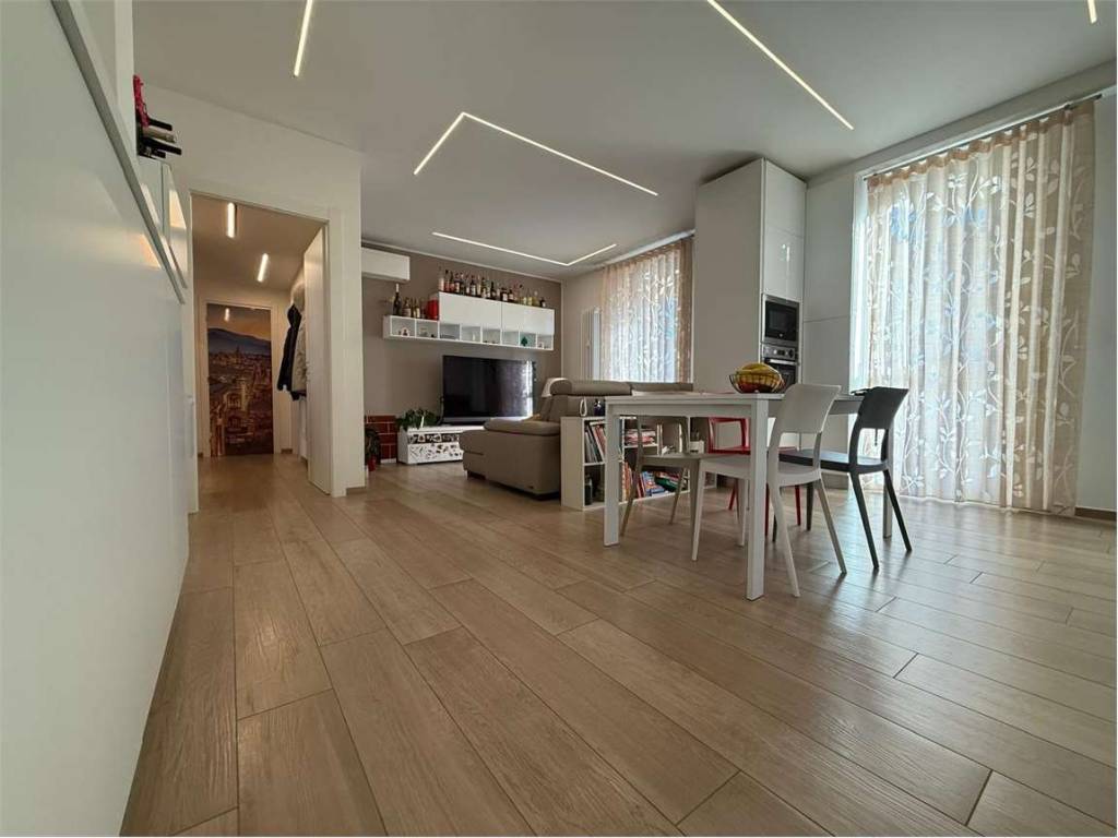 Appartamento a Verbania in PIAZZA SAN VITTORE, 25 - Foto 2