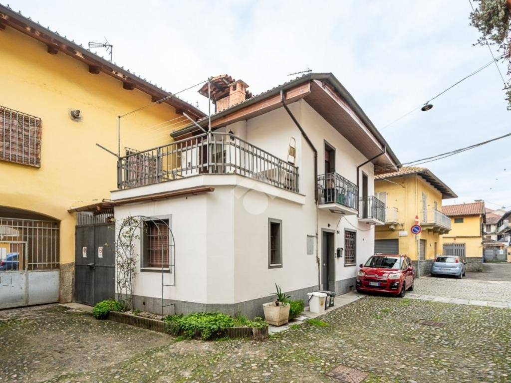 Appartamento a Venaria reale in Via Saccarelli - Foto 2