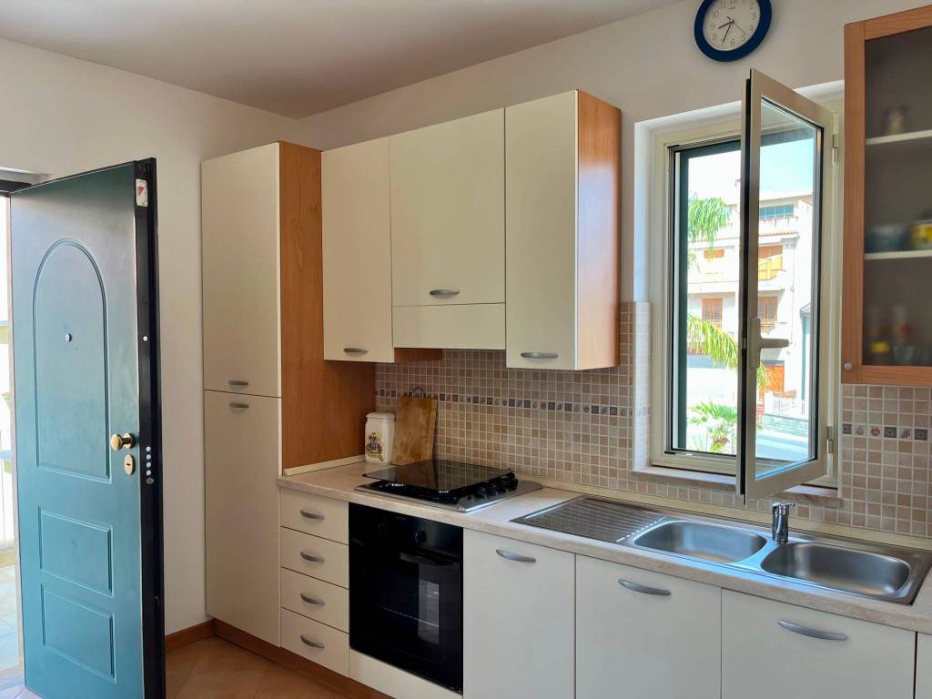 Appartamento a Oliveri in Via Gaspare Amodeo, 92 - Foto 2