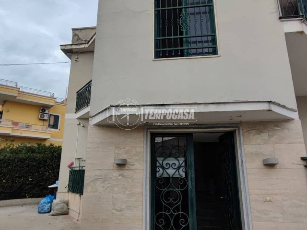 Palazzo / stabile a Aversa in Via Roberto Vitale 3 - Foto 2