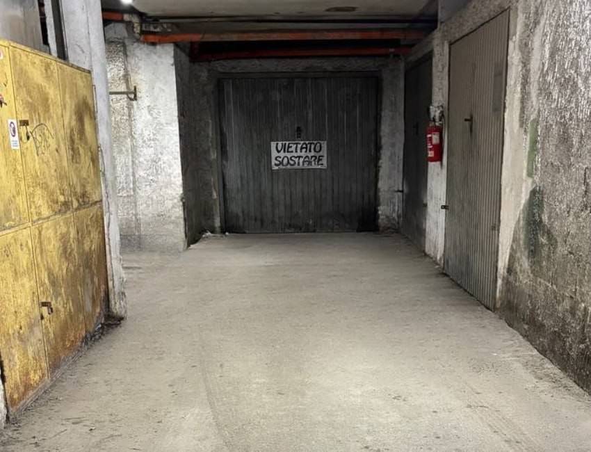 Box / garage a Casalnuovo di napoli in Via San Giacomo, 84 - Foto 2