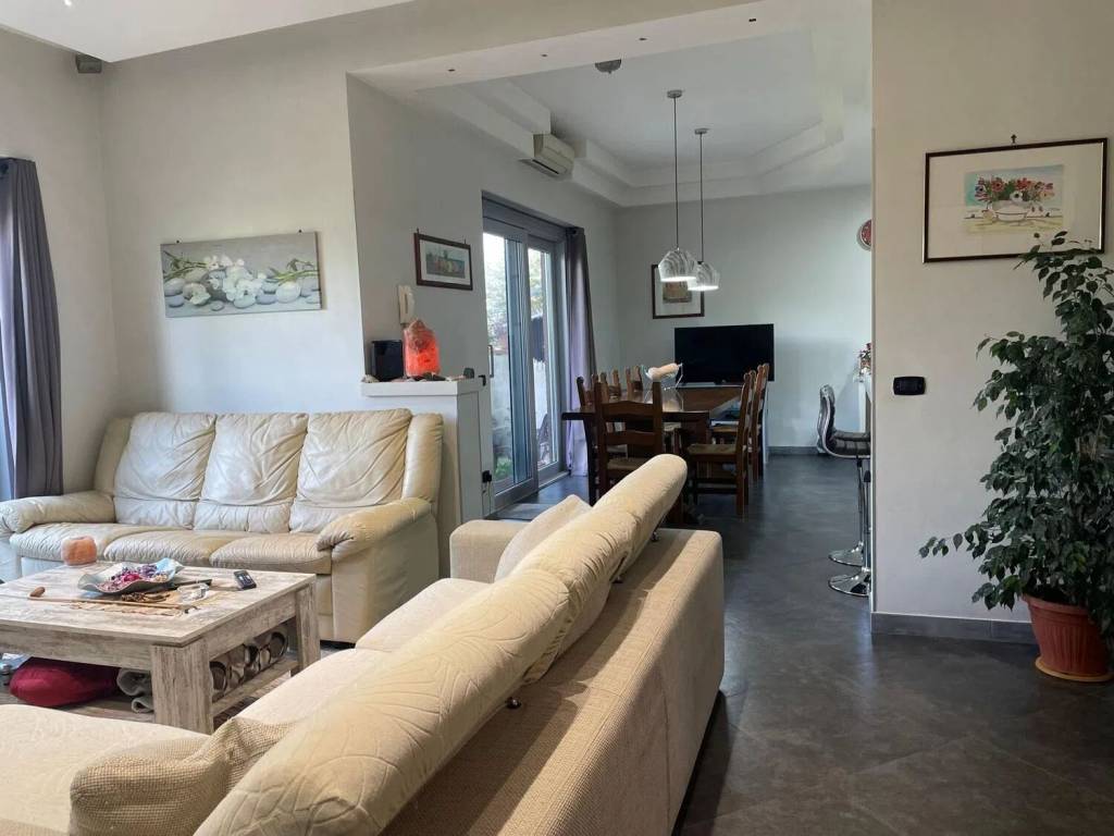 Appartamento a Cisterna di latina in Via Piemonte - Foto 2