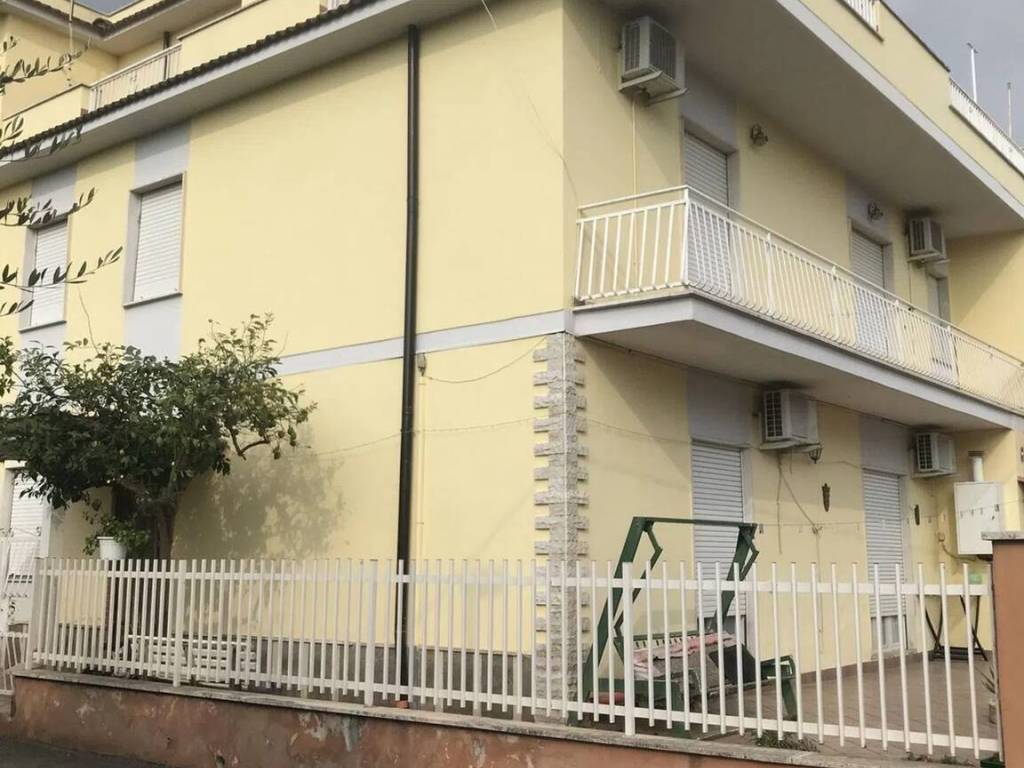 Villa a Cisterna di latina in Via Fleming - Foto 2