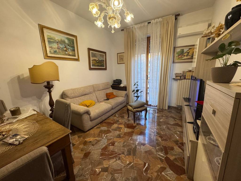 Appartamento a Scandicci in Via Giosuè Carducci - Foto 2