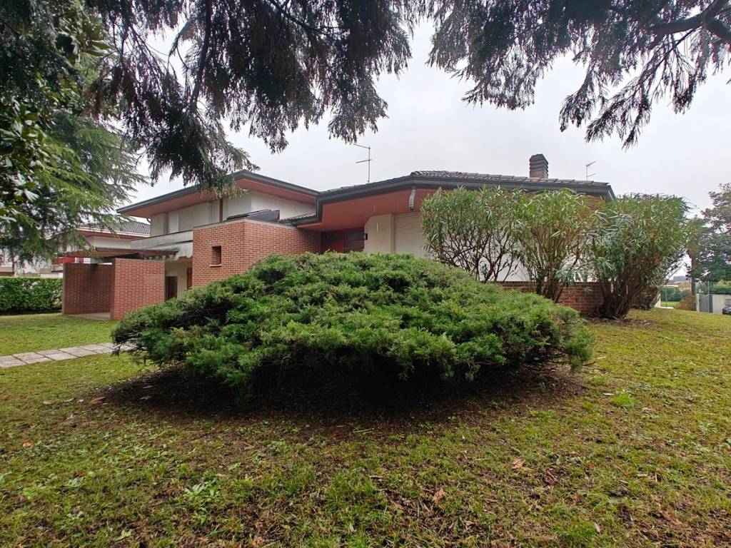 Villa a Codroipo in Via Tarvisio, 2 - Foto 2