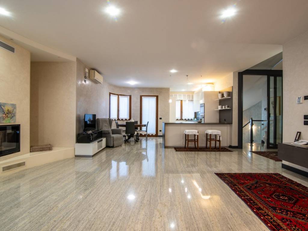Villa a Due carrare in Via Gabriele D'Annunzio - Foto 2