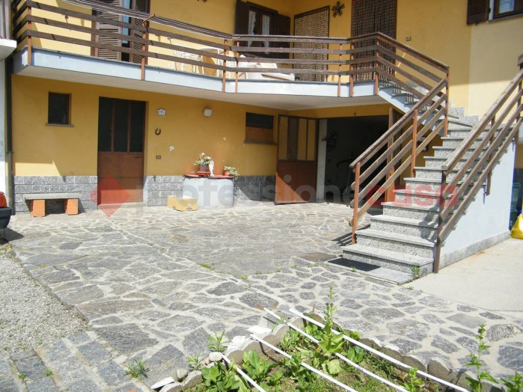 Casa indipendente a Bogogno in Vicolo Valle - Foto 2
