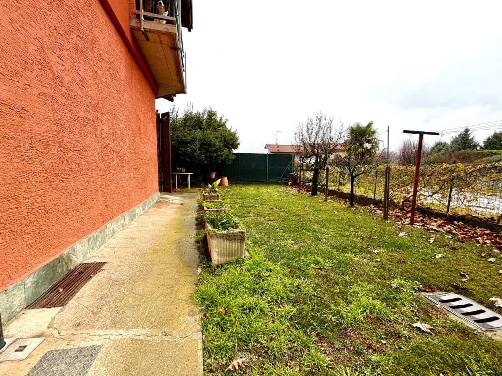 Appartamento a Binago in Via Bozzente - Foto 3