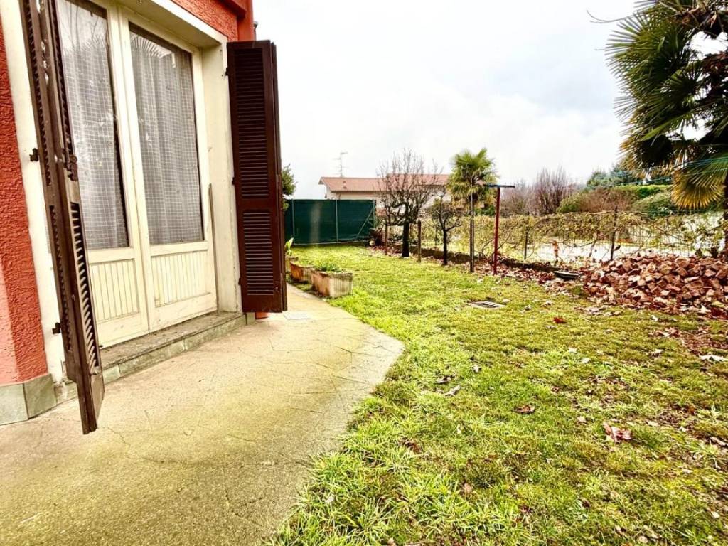 Appartamento a Binago in Via Bozzente - Foto 4