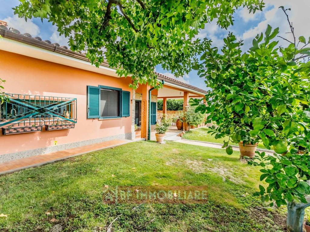 Villa a Velletri in via colle scarano - Foto 3