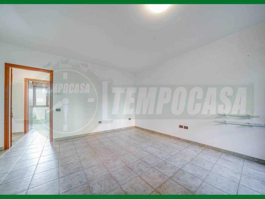 Appartamento a Gallarate in Via Olona - Foto 3