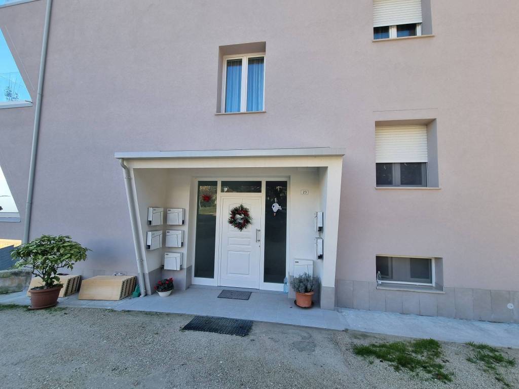 Appartamento a Loro piceno in Via John e Robert Kennedy - Foto 2