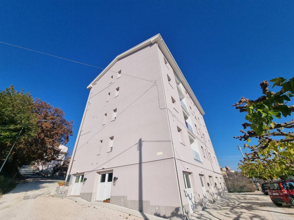 Appartamento a Loro piceno in Via John e Robert Kennedy - Foto 4