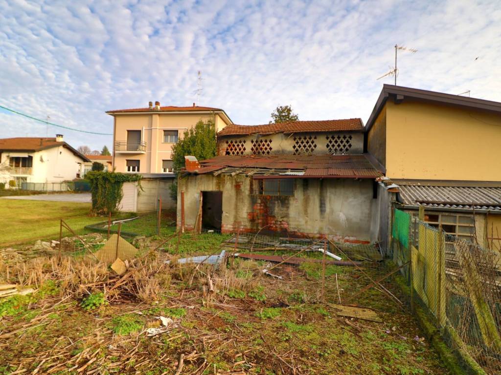 Rustico / casale a Jerago con orago in Via Don Cervini, 8 - Foto 2