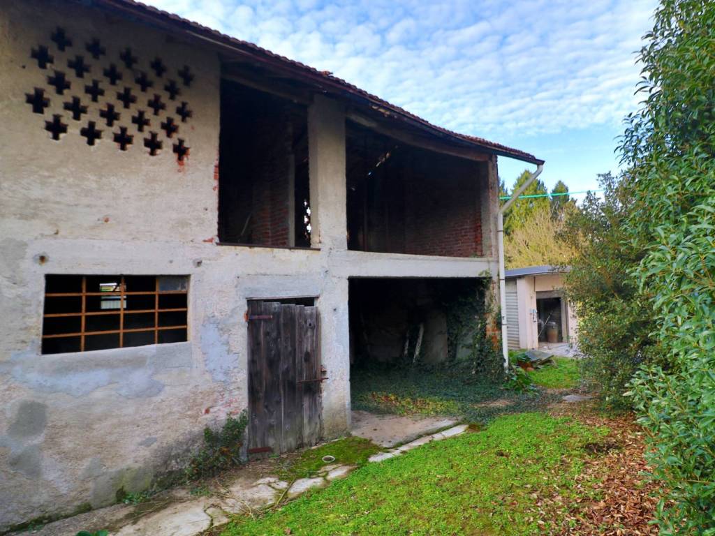 Rustico / casale a Jerago con orago in Via Don Cervini, 8 - Foto 3