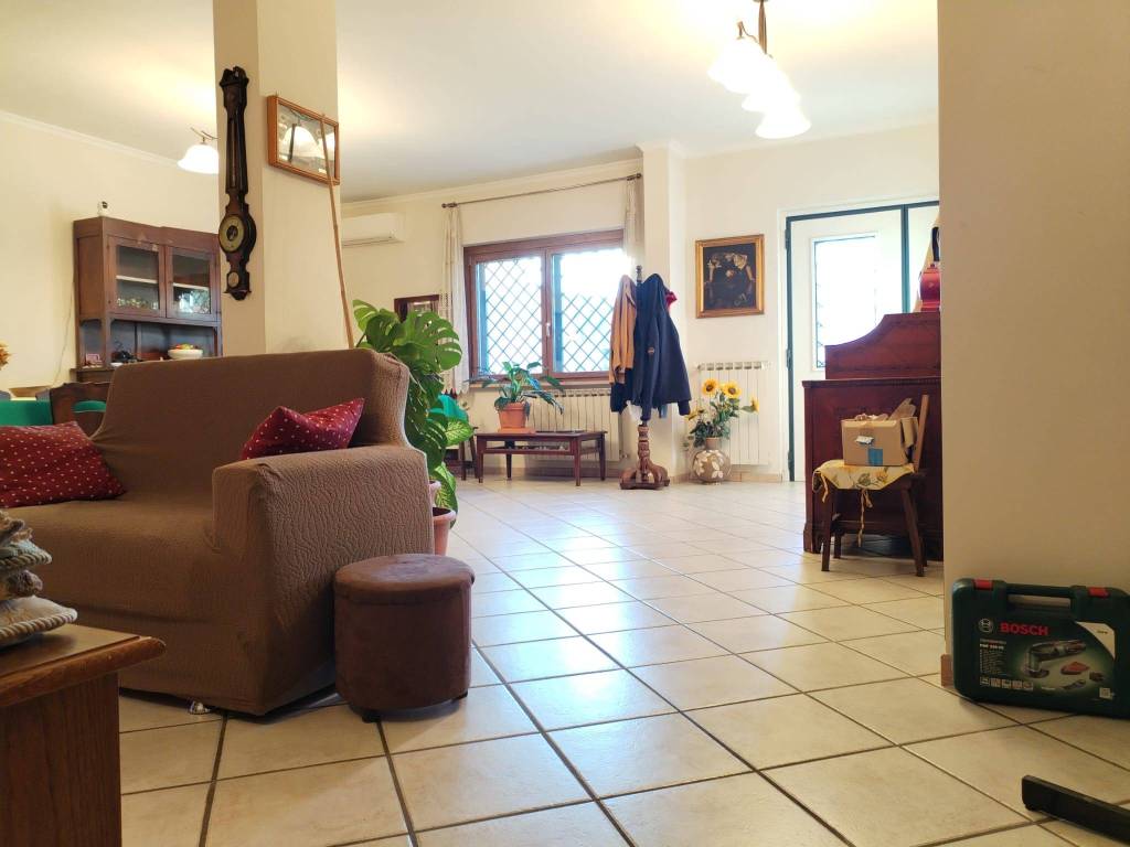 Villa a Guidonia montecelio in Via Monte Pennino, 65 - Foto 2