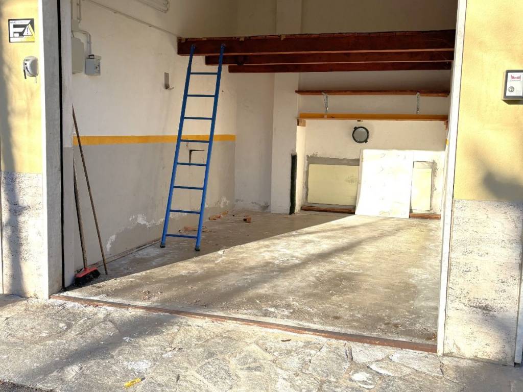 Box / garage a Verbania in Via Vigne Basse - Foto 2