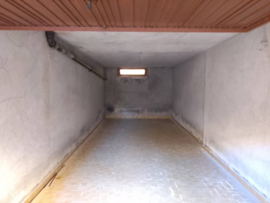 Box / garage a Ladispoli in Via delle Rose - Foto 2