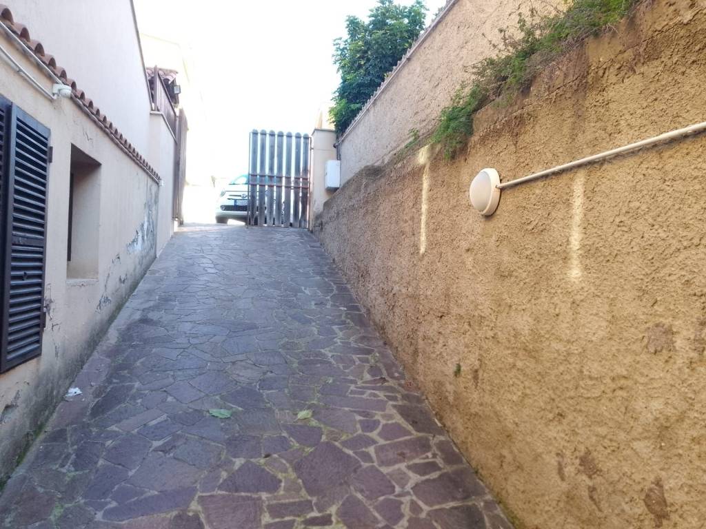 Box / garage a Ladispoli in Via delle Rose - Foto 5