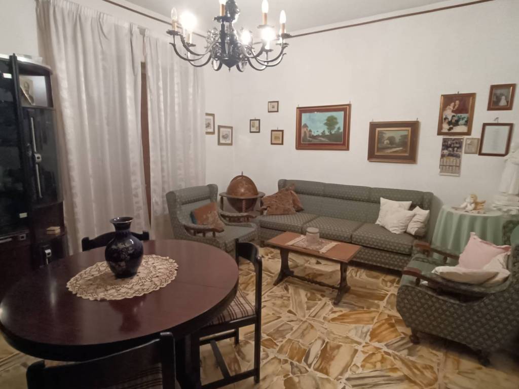 Appartamento a Giarre in Via Massimo d'Azeglio, 97 - Foto 2