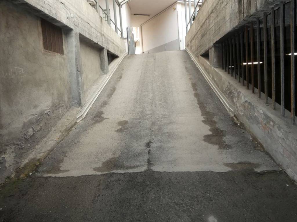 Box / garage a Alba in Via Cuneo - Foto 3
