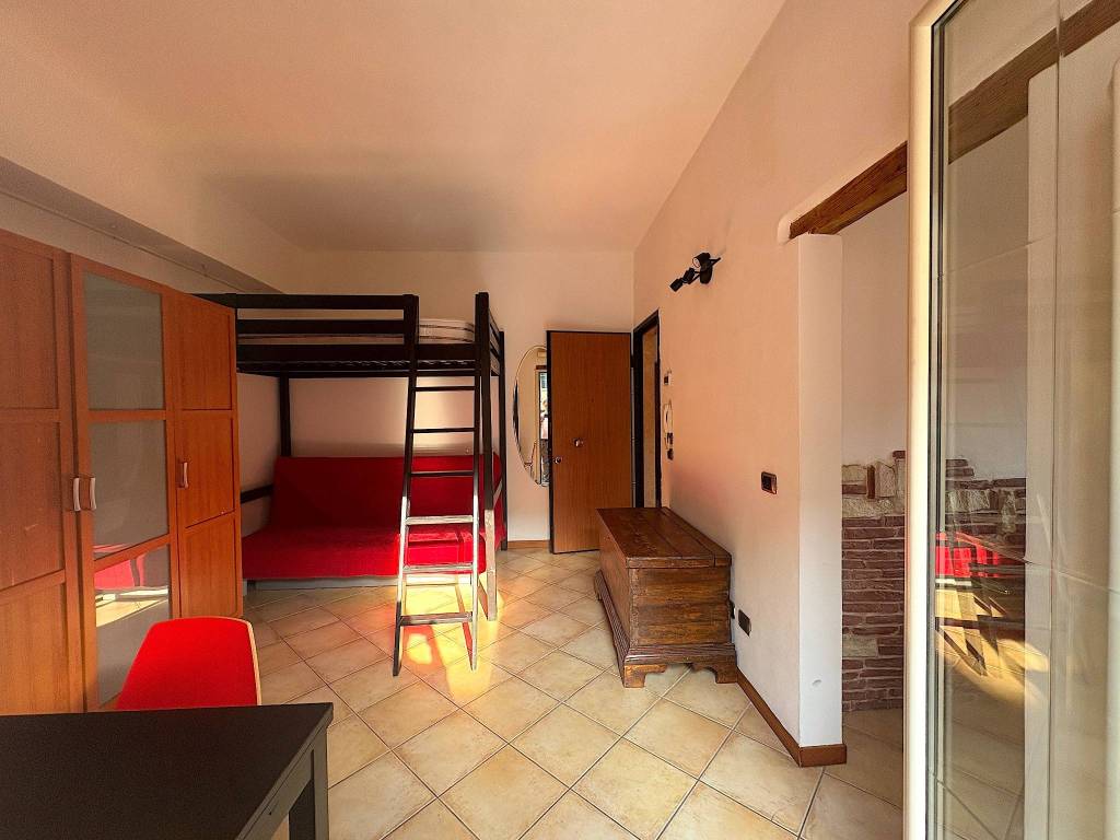 Appartamento a Verona in Vicolo Dietro Campanile Filippini, 4 - Foto 2