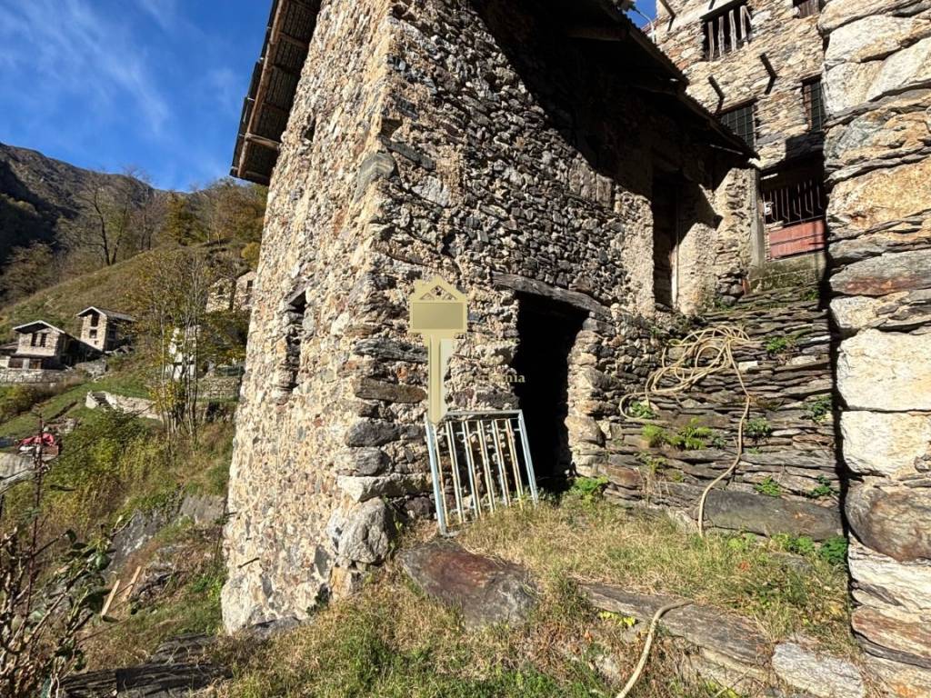 Appartamento a Valstrona in Via Sambughetto - Foto 2