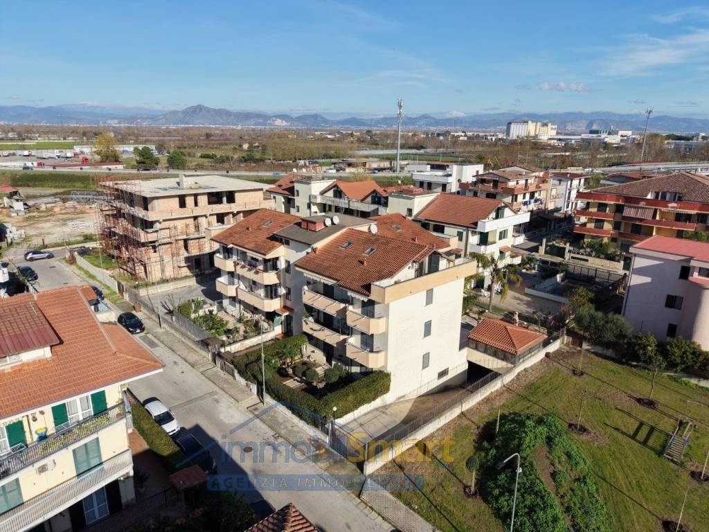 Attico / mansarda a Casaluce in Via Tommaso De Amicis - Foto 2