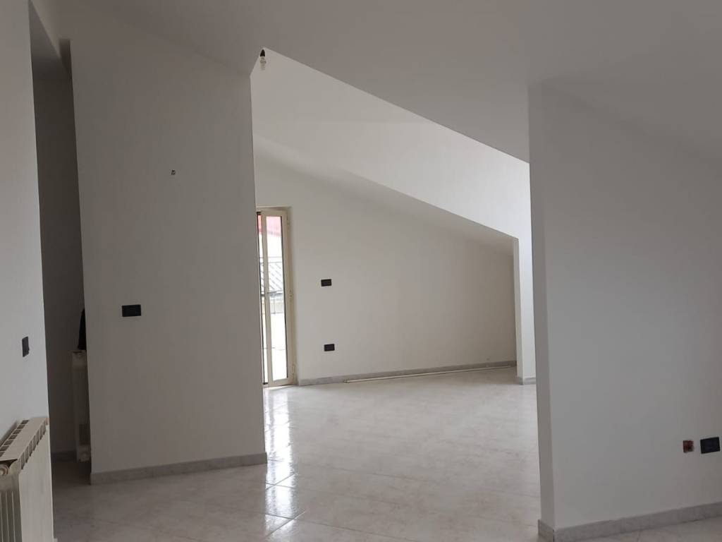 Attico / mansarda a San nicola la strada in Via Massimo Troisi, 13 - Foto 2
