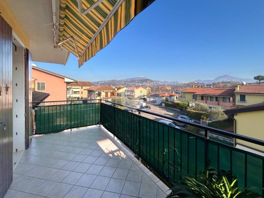 Appartamento a Bardolino in Via Brà, 25 - Foto 2