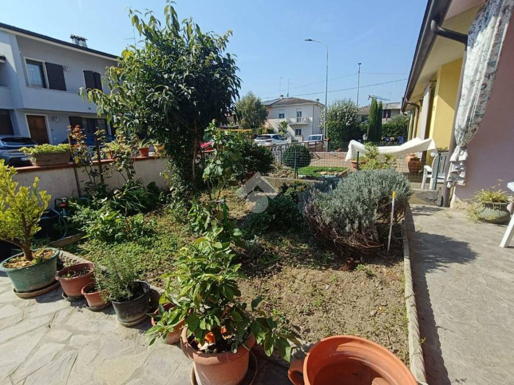 Villetta a schiera a Viadana in Via Parmigiani M. F., 32 - Foto 4