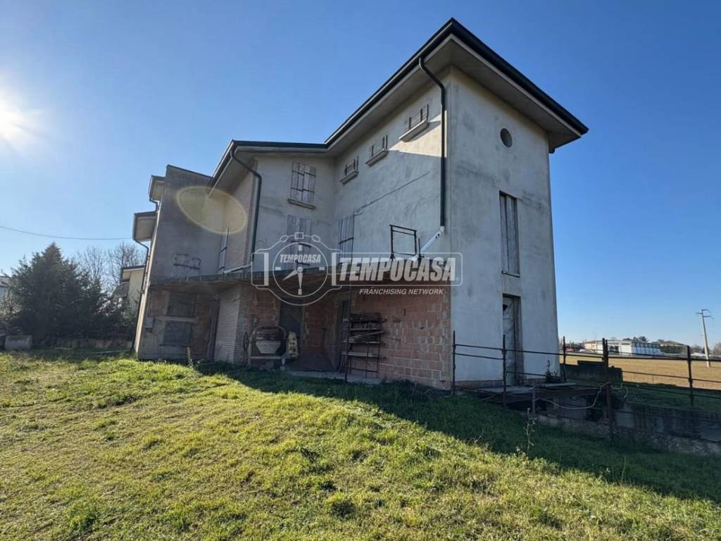 Palazzo / stabile a Mirandola in Via del Cristo 21 - Foto 2
