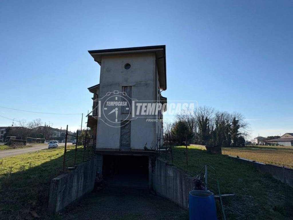 Palazzo / stabile a Mirandola in Via del Cristo 21 - Foto 3