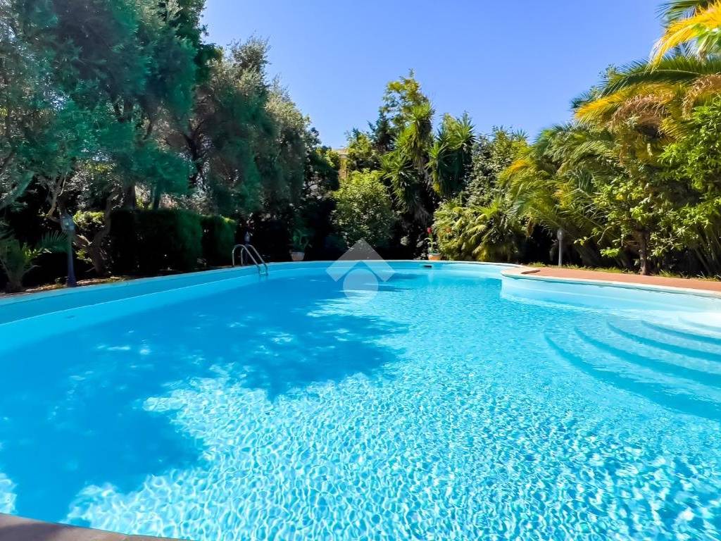 Villa a Formia in Via Lungomare Città di Ferrara, 27 - Foto 2