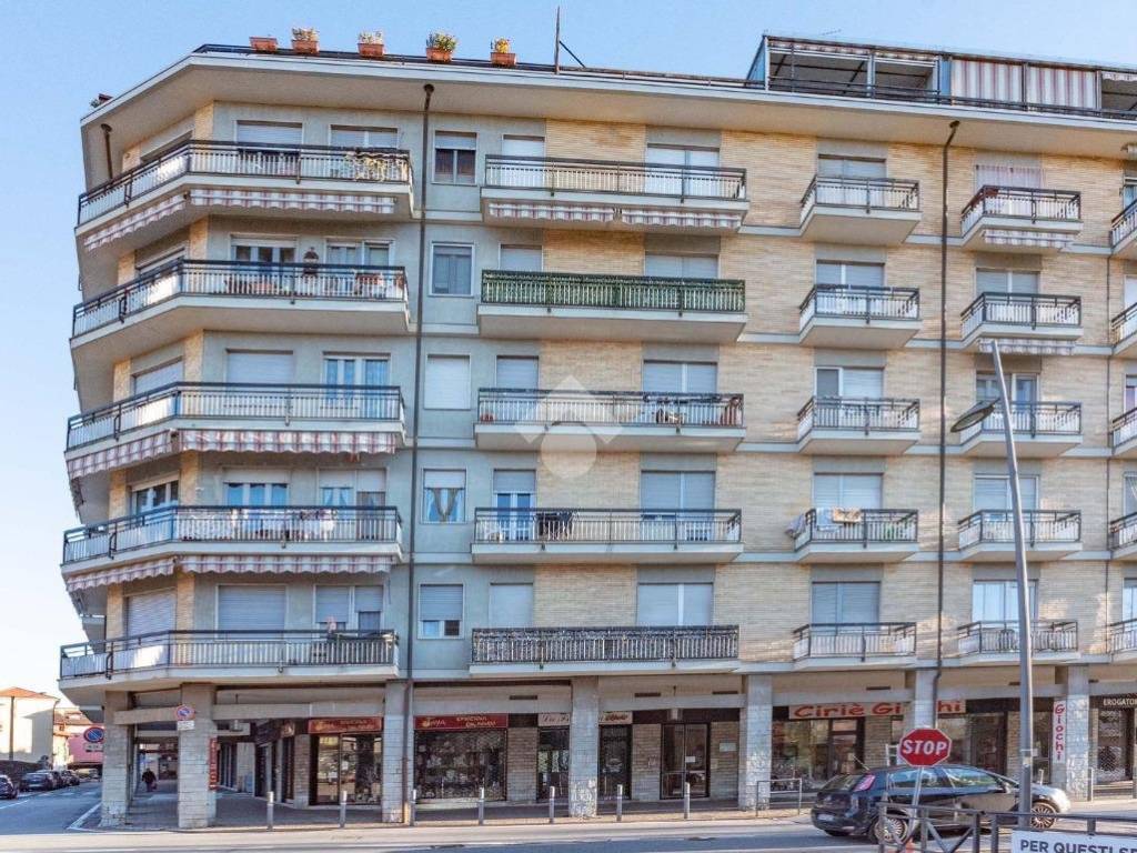 Appartamento a Ciriè in Via roma, 76 - Foto 3