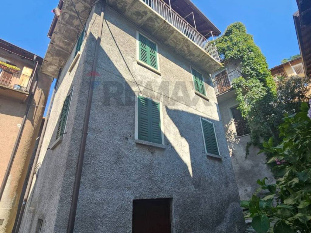 Appartamento a Bellano in VIA FRAZIONE LEZZENO, 37 - Foto 3