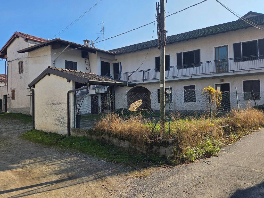 Rustico / casale a Castelletto sopra ticino in vallone - Foto 3