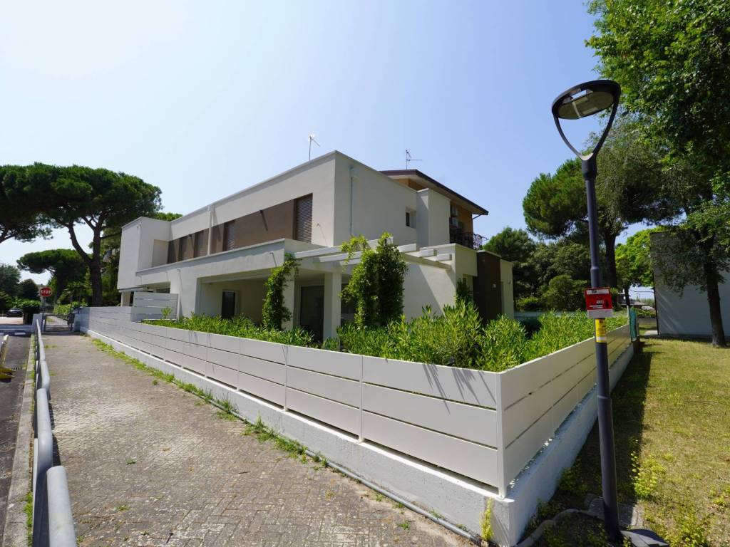 Villetta a schiera a Lignano sabbiadoro in Viale Verona, 17 - Foto 2