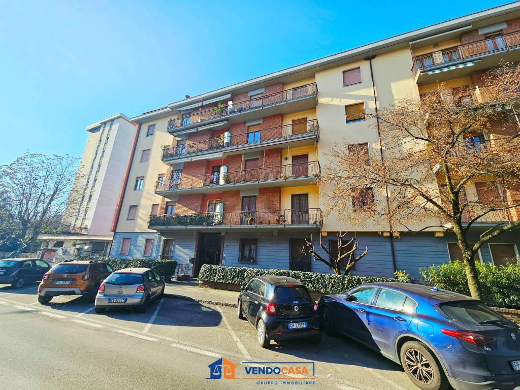 Appartamento a Brescia in Via Salvo D'Acquisto, 15 - Foto 2