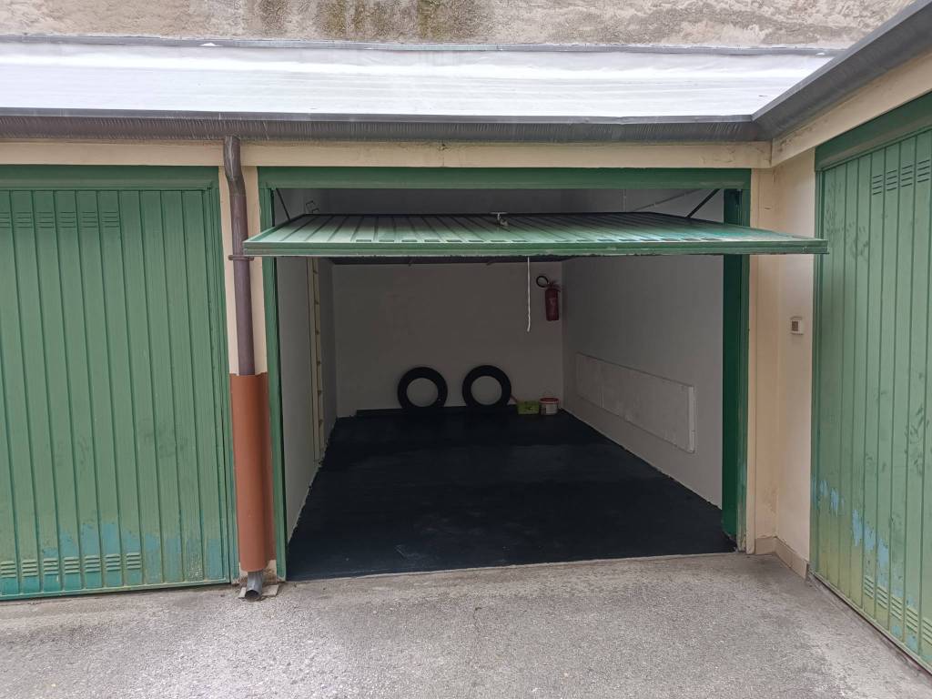 Box / garage a Trieste in VIA CACCIA, 9 - Foto 2