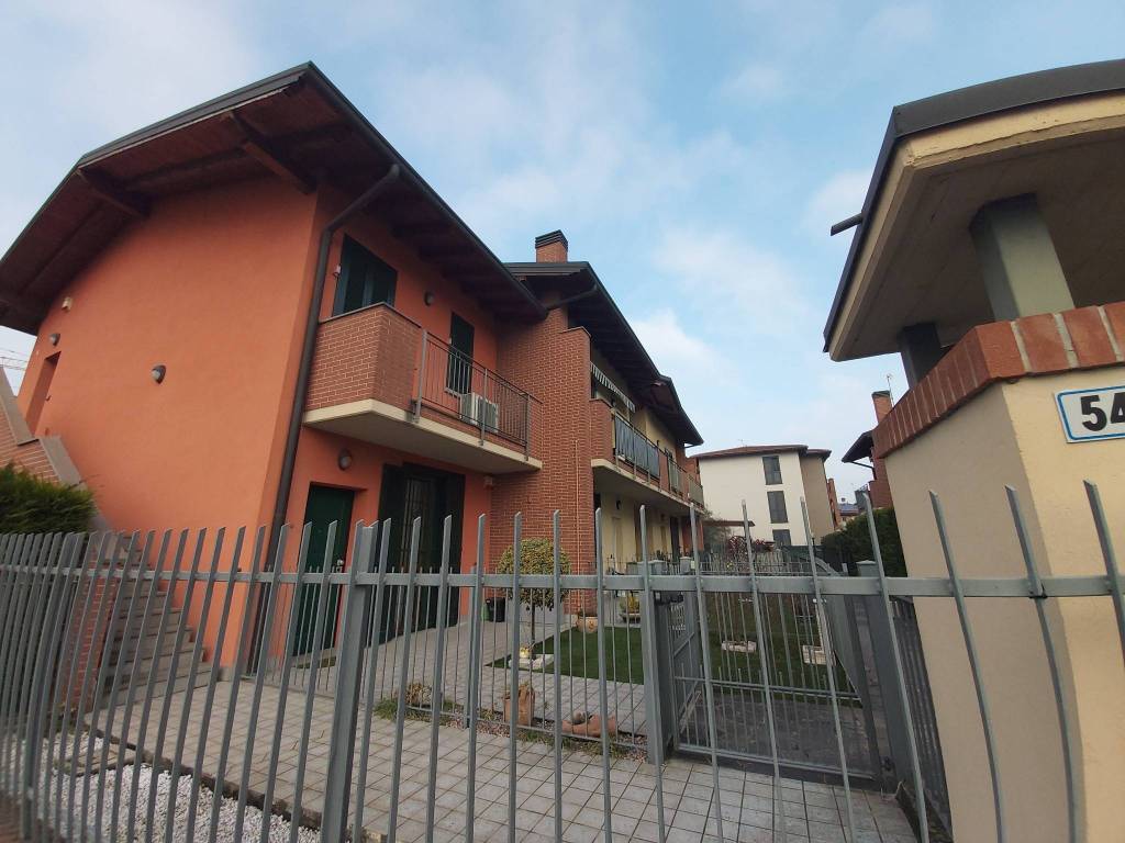 Appartamento a Capriate san gervasio in Via Carlo Alberto Dalla Chiesa, 46 - Foto 4