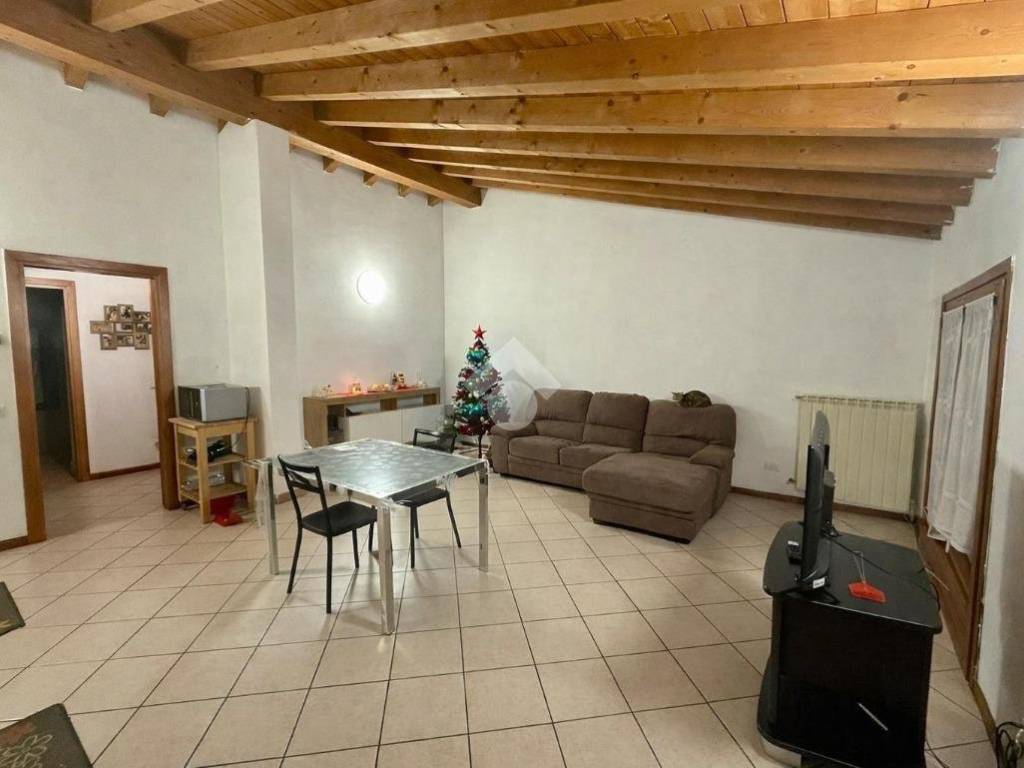 Appartamento a Castel goffredo in Viale Monte Grappa - Foto 2