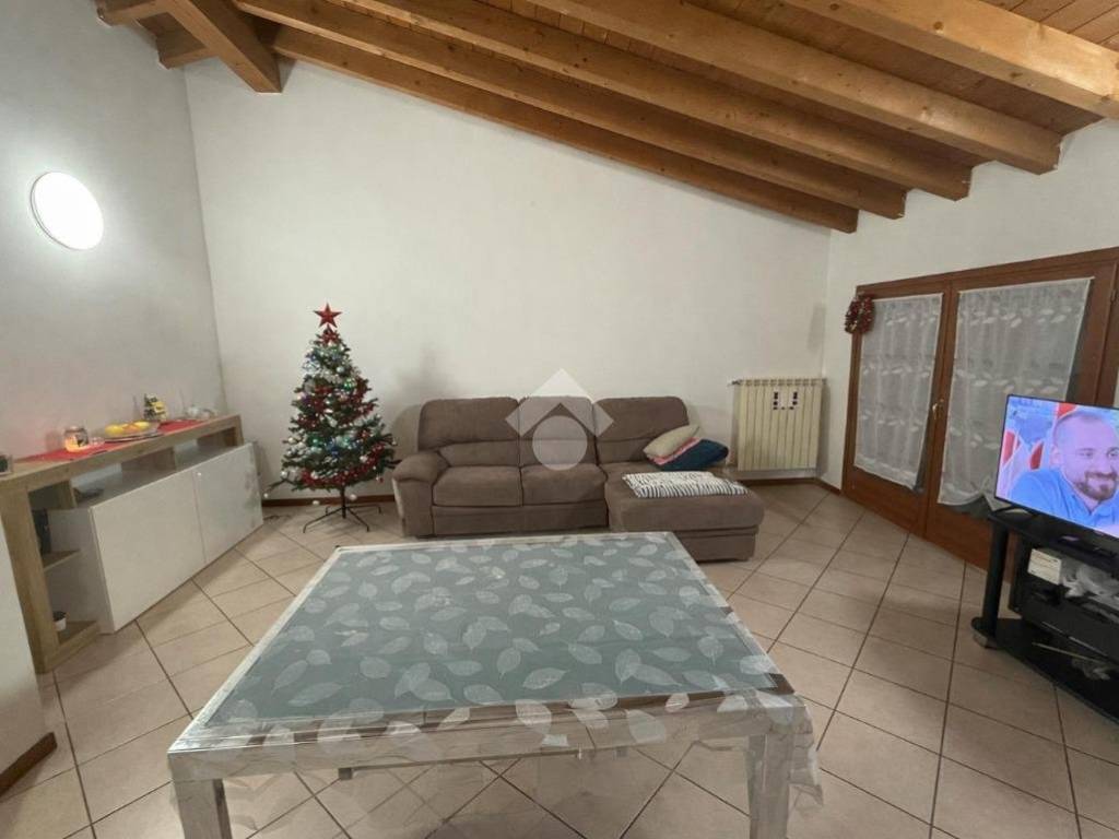 Appartamento a Castel goffredo in Viale Monte Grappa - Foto 3