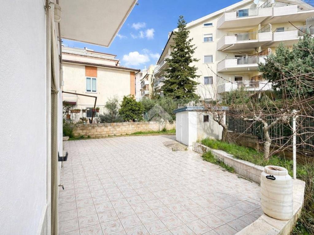 Casa indipendente a San giovanni rotondo in Via Alcide de Gasperi, 7 - Foto 4