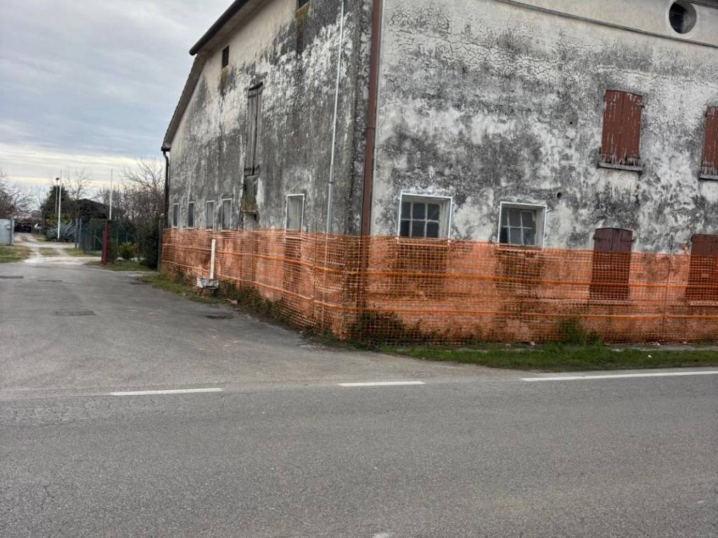 Rustico / casale a Montebelluna in Via dei Fabris, 18 - Foto 2